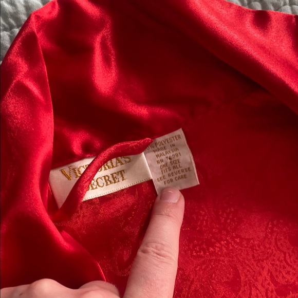 Victoria's Secret Red Satin Robe - VINTAGE - Picture 2 of 9